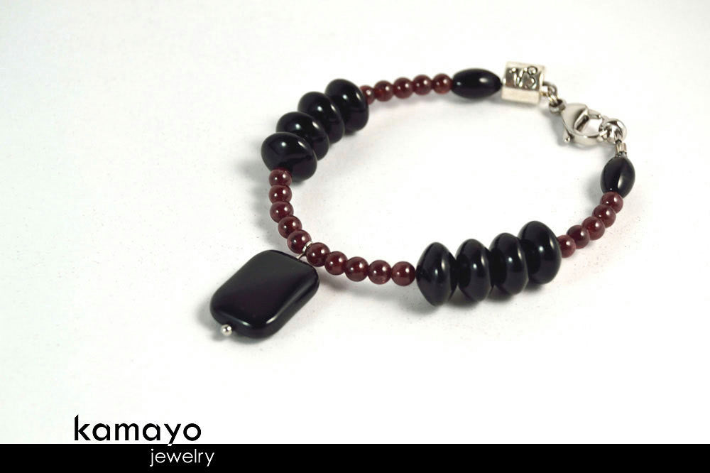 CAPRICORN BRACELET - Black Onyx Pendant and Red Garnet Beads